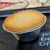 Minced beef and onion pie - £1.10