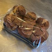 Chocolate fairy cakes (pack of 6) - £3.40